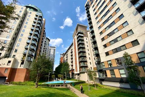 2 bedroom apartment to rent, Cypress Place, 9 New Century Park, Manchester, M4