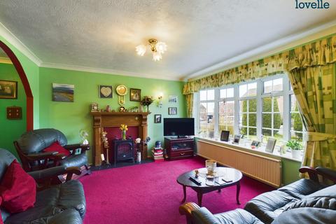 4 bedroom detached house for sale, Lincoln Drive, Caistor, LN7