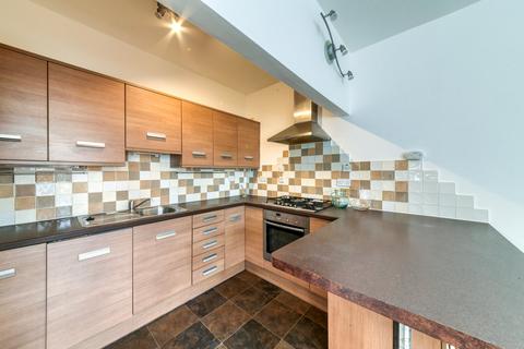 2 bedroom flat to rent, Lancaster Road, London, SE25