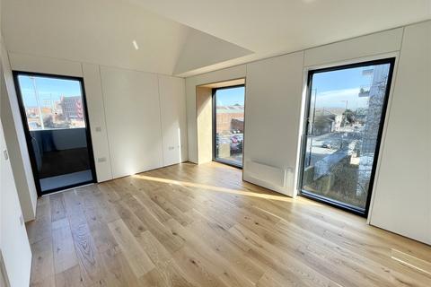 4 bedroom end of terrace house to rent, Guest Street, Manchester, M4