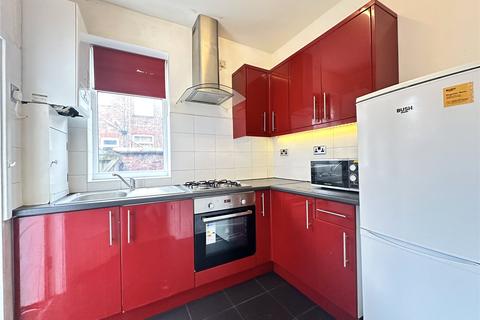 3 bedroom terraced house to rent, Parkfield Street, Manchester, M14