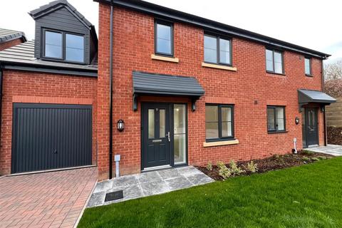 4 bedroom semi-detached house to rent, Woodland, Abbey Road, B67