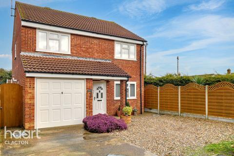 4 bedroom detached house for sale, Carters Close, Clacton-On-Sea