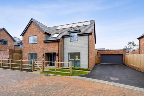 5 bedroom detached house for sale, Pear Tree Close, Cheltenham, Gloucestershire, GL53