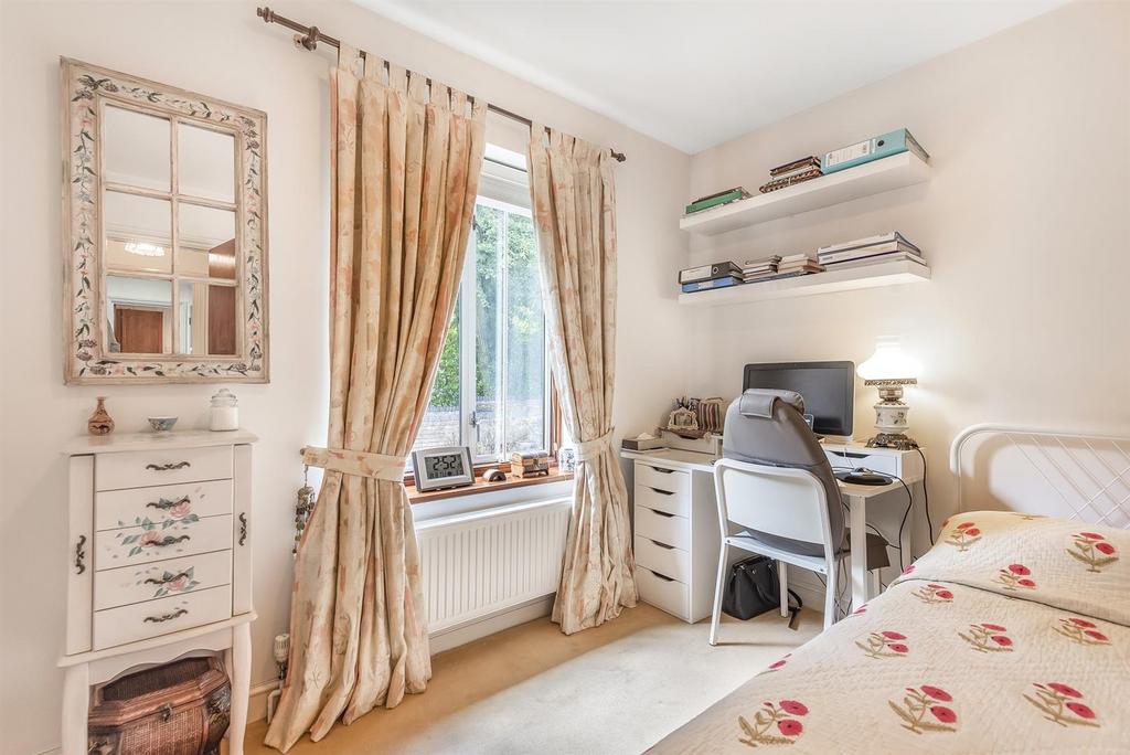9 Bermuda House - Bedroom 2.jpg