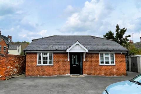 3 bedroom bungalow for sale, Blenheim Road, Reading