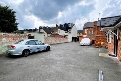 3 bedroom bungalow for sale, Blenheim Road, Reading