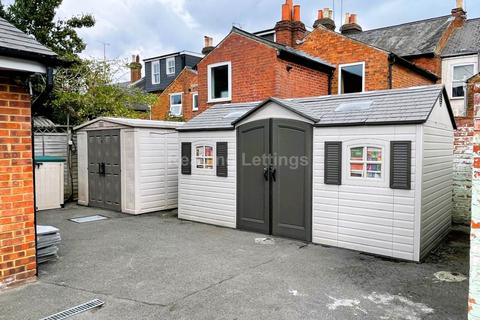 3 bedroom bungalow for sale, Blenheim Road, Reading