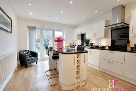 15 Buckingham Close, Enfield, EN1 3JQ