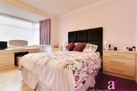 15 Buckingham Close, Enfield, EN1 3JQ