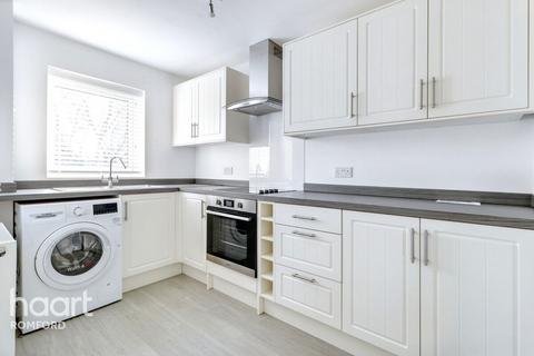 1 bedroom flat for sale, Braithwaite Avenue, Romford, RM7 0DS