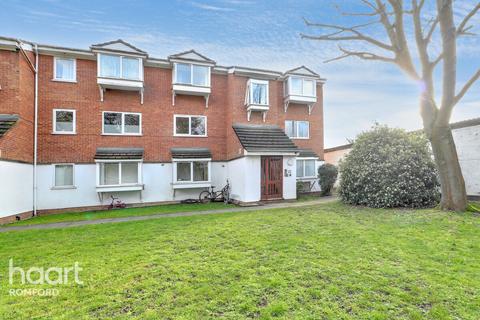 1 bedroom flat for sale, Braithwaite Avenue, Romford, RM7 0DS