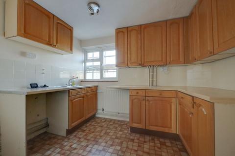 2 bedroom flat for sale, Middle Way, Burgess Hill, RH15