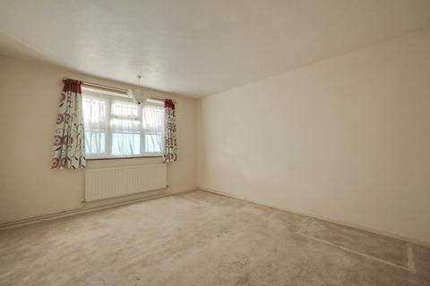 2 bedroom flat for sale, Middle Way, Burgess Hill, RH15