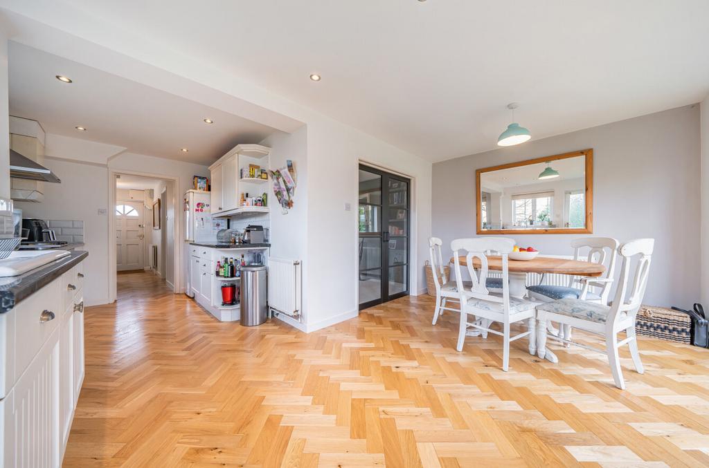 Kitchen/Dining