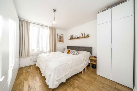 6 Printers Mews, London, E3 5NZ
