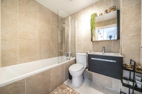 6 Printers Mews, London, E3 5NZ