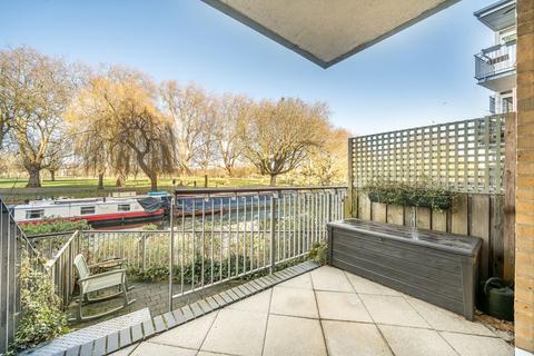 6 Printers Mews, London, E3 5NZ