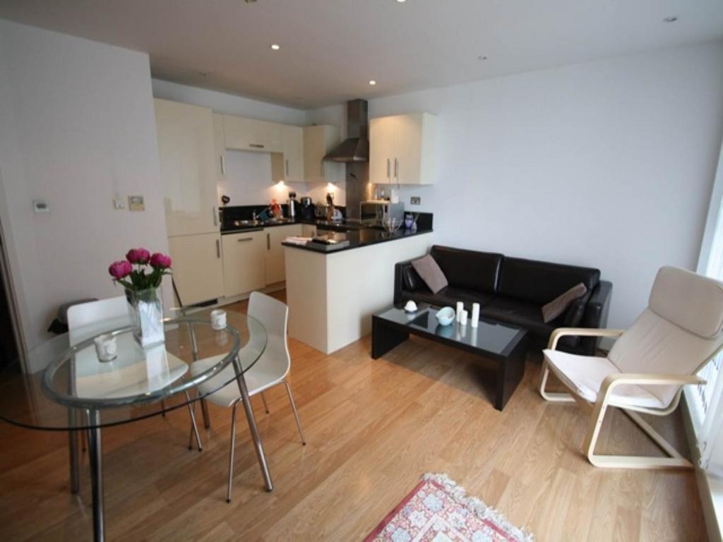 The Galley, 3 Basin Approach, Docklands 1 bed flat - £260,000