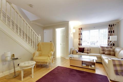 4 bedroom end of terrace house for sale, Jules Thorn Avenue, Enfield