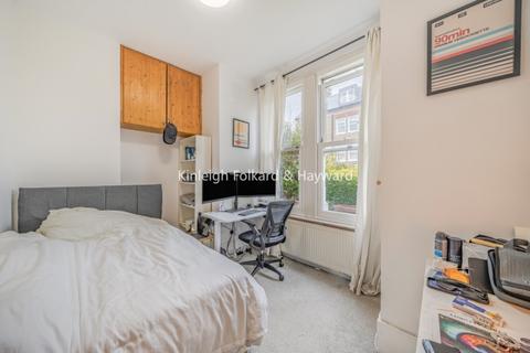 2 bedroom apartment to rent, Brightwell Crescent London SW17