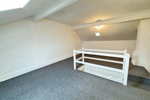 3 bedroom terraced house to rent, Leeds LS9