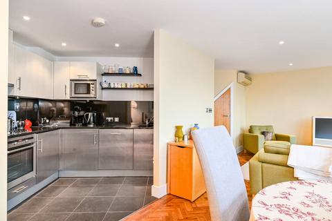 3 bedroom flat for sale, Graham Street, Islington, London, N1