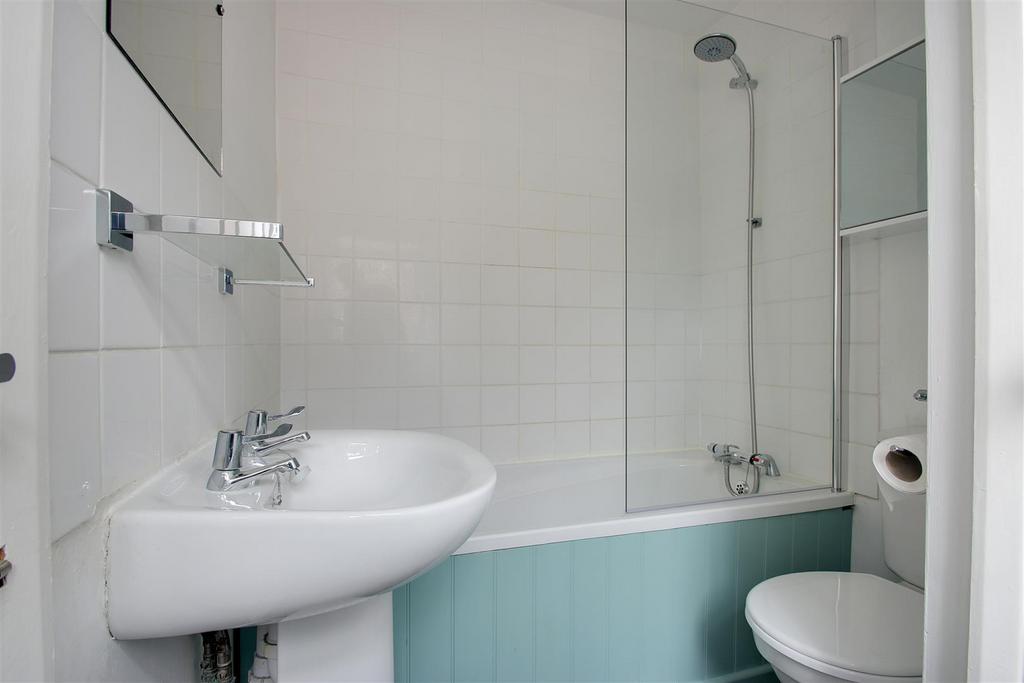 Bathroom.jpg