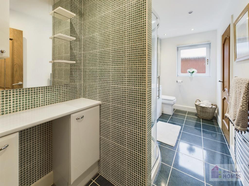 Ensuite