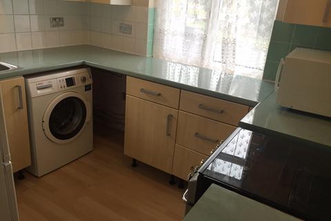 2 bedroom maisonette to rent, Petts Hill, Northolt UB5 4NS