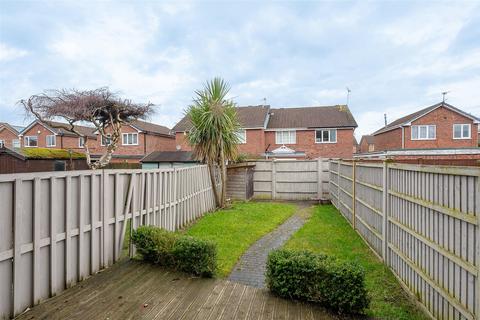 2 bedroom terraced house for sale, Orrin Close, Woodthorpe, York, YO24 2RA