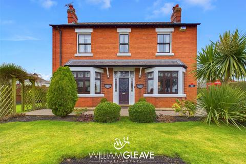 3 bedroom detached house for sale, Park Road, Flintshire CH7