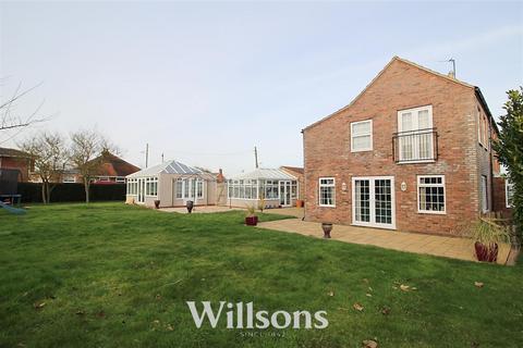 4 bedroom detached house for sale, Beacon Way, Skegness