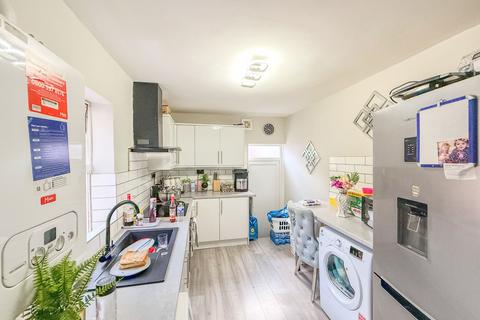 4 bedroom maisonette for sale, Strathmore Crescent, Benwell, Newcastle upon Tyne, Tyne and Wear, NE4 8UB