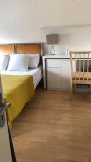 1 bedroom in a house share to rent, Monks Park, Wembley HA9