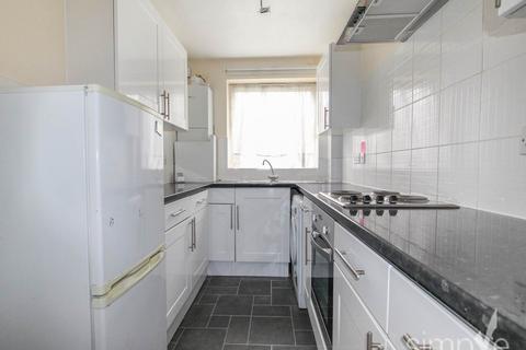 2 bedroom flat to rent, Compton Road, Hayes, Middlesex