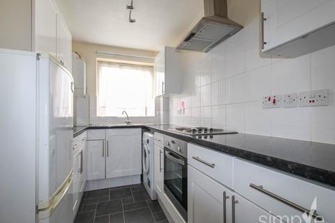 2 bedroom flat to rent, Compton Road, Hayes, Middlesex