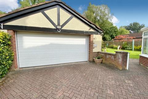 4 bedroom detached house to rent, Manchester Road, Wilmslow