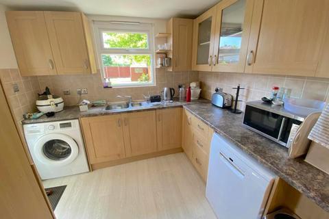 1 bedroom in a house share to rent, Victoria Road, Ruislip HA4