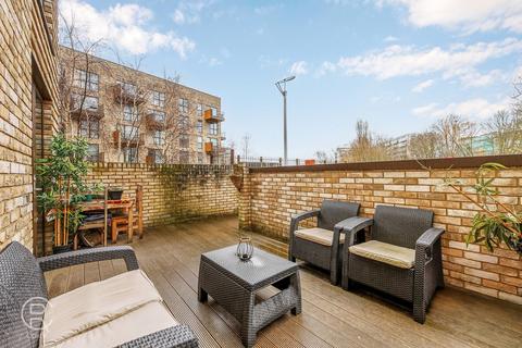 2 bedroom apartment for sale, Lakeside Drive, London, NW10