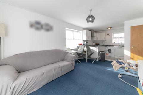 2 bedroom flat for sale, Dudley Close, Grays RM16