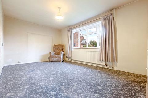 3 bedroom semi-detached house for sale, Chatsworth Close, Loughborough LE12