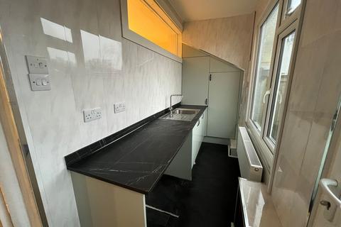 3 bedroom semi-detached house for sale, Graig Parc, Neath Abbey, Neath, Neath Port Talbot.