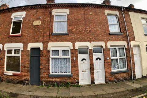 3 bedroom terraced house to rent, Avenue Road Extension, Leicester LE2