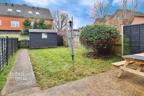 4 bedroom terraced house to rent, Winterbourne Road Chichester PO19