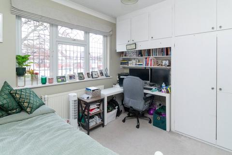 21 Mowbray Road, Edgware, HA8 8JG