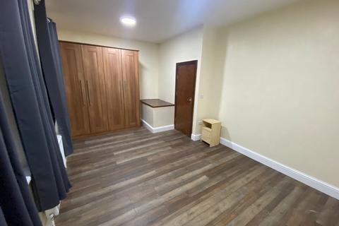 4 bedroom terraced house to rent, Lincoln Road, London, E13