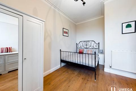 1 bedroom apartment to rent, Broughton Road, Broughton, Edinburgh, EH7