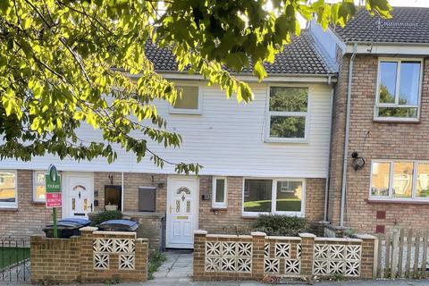 3 bedroom terraced house to rent, Trinity Place, Kent CT14