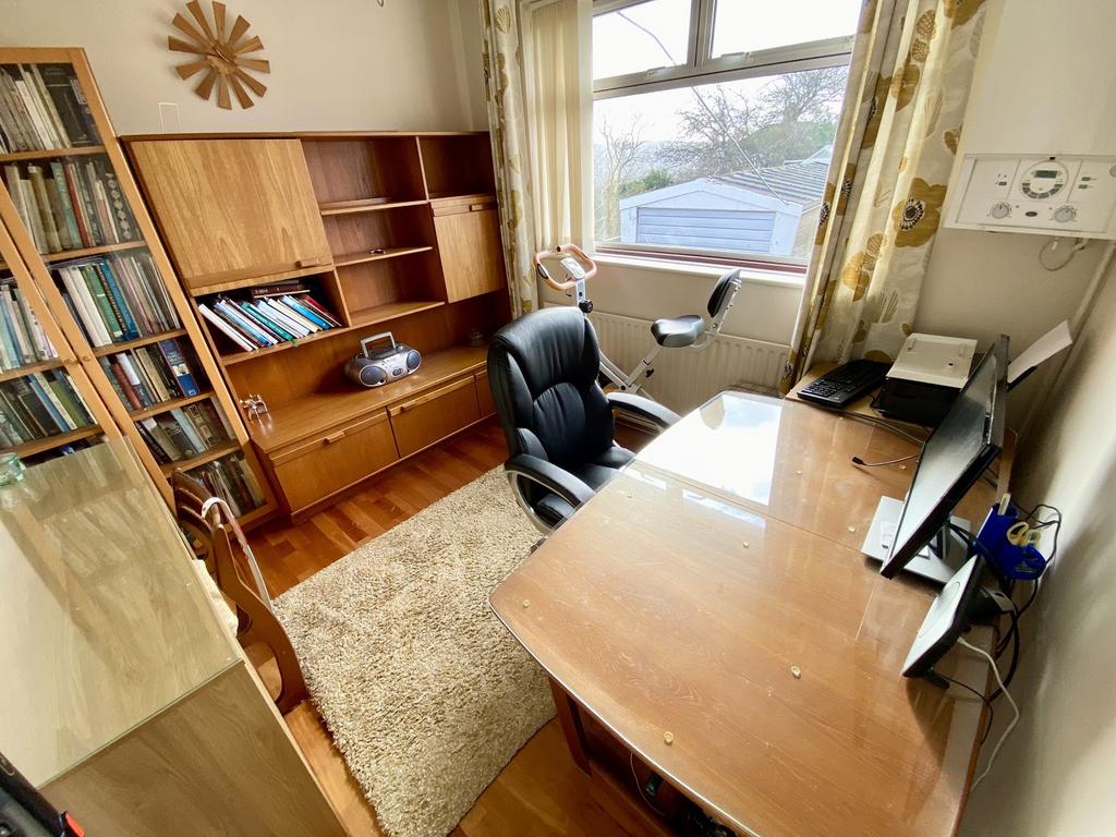 Bedroom 5/Study